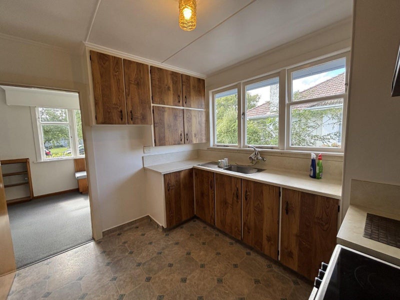 7 Cumbrae Place, Aramoho, Whanganui - Carousel 2