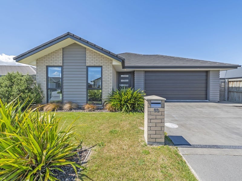 89 Sunline Avenue, Lincoln, Lincoln - Carousel 1