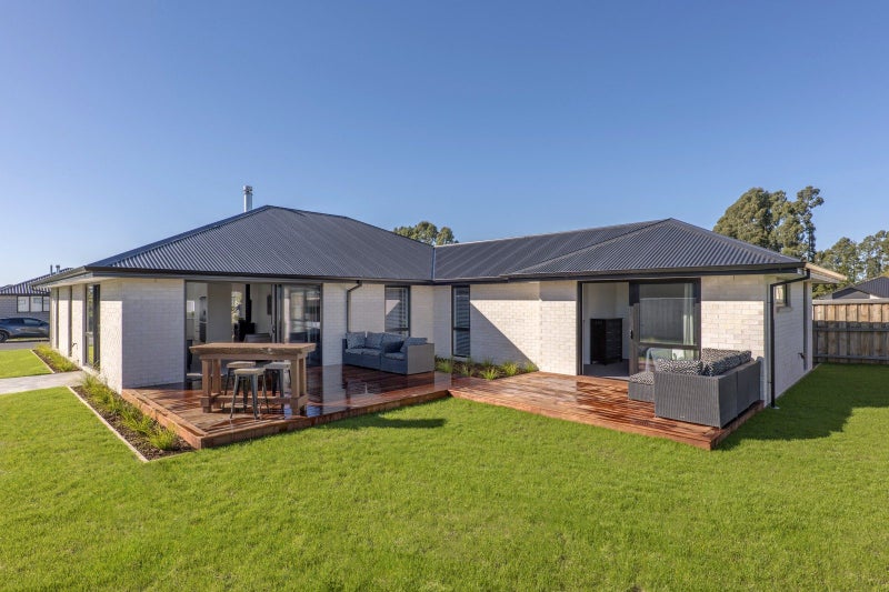 3 Bob Reid Crescent, Darfield, Darfield - Carousel 1