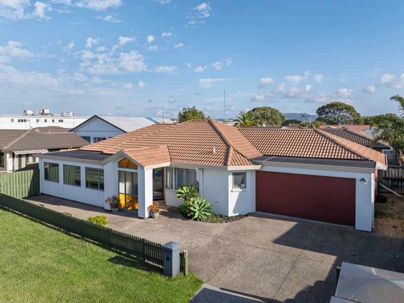 19 Matapihi Road, Mount Maunganui - Carousel 1