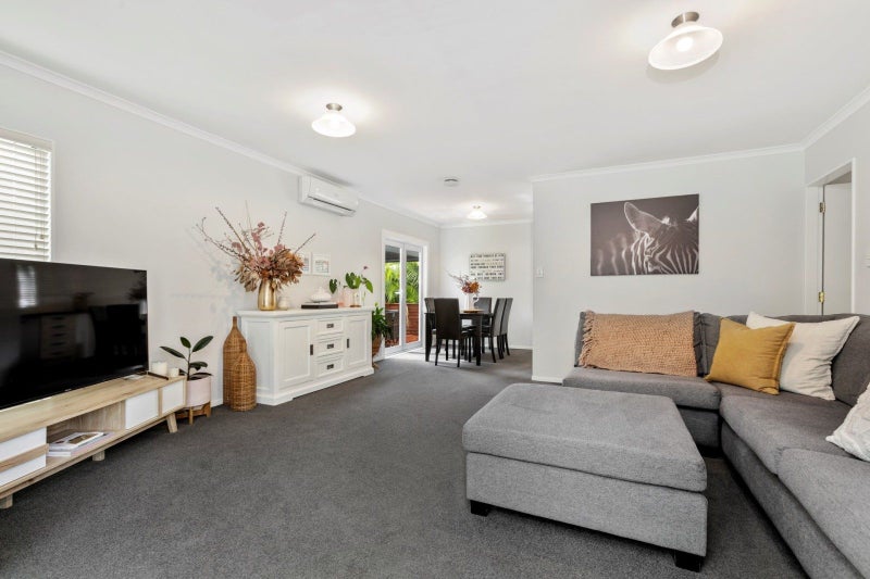 8B Resolution Road, Welcome Bay, Tauranga - Carousel 2