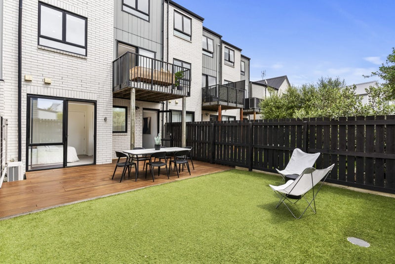 18 Aveline Place, Glen Innes, Auckland - Carousel 1