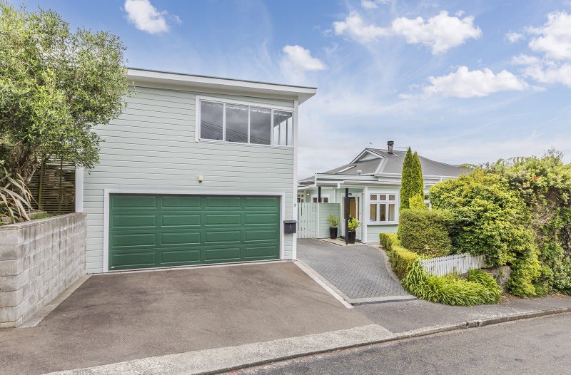 9 West Road, Northland, Wellington - Carousel 1