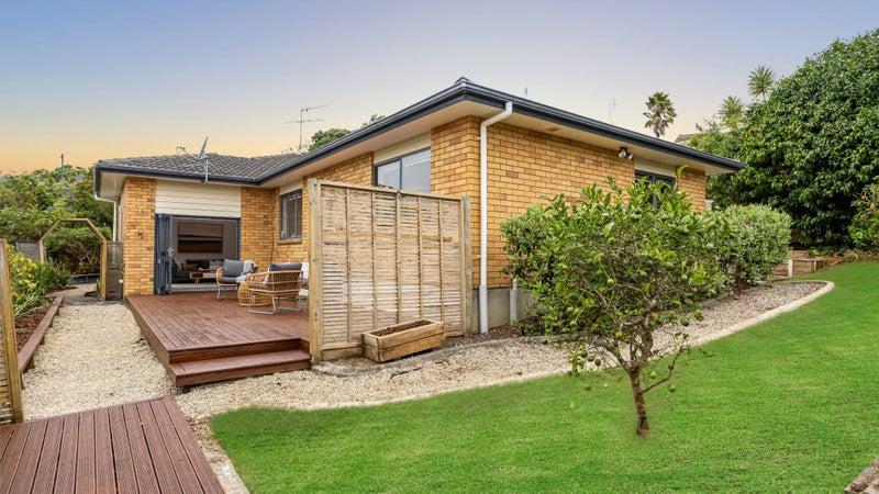6 Jelas Road, Red Beach, Red Beach - Carousel 1