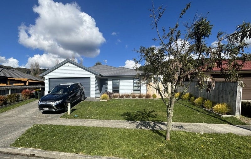 13 Poppy Watts Grove, Stokes Valley, Lower Hutt - Carousel 1