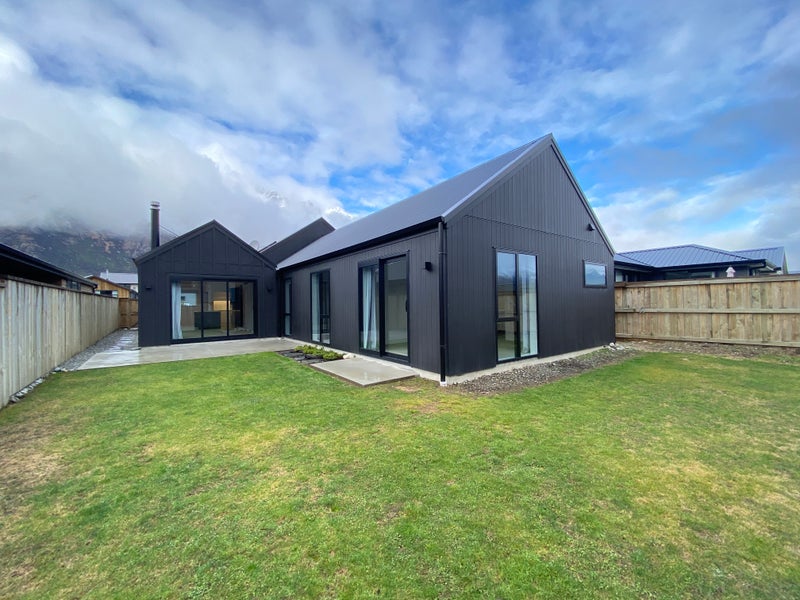 8 Bale Road, Jacks Point, Queenstown - Carousel 1