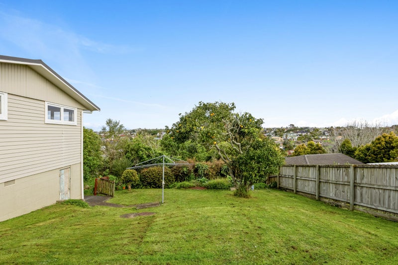 11 Barker Rise, Northcross, Auckland - Carousel 21