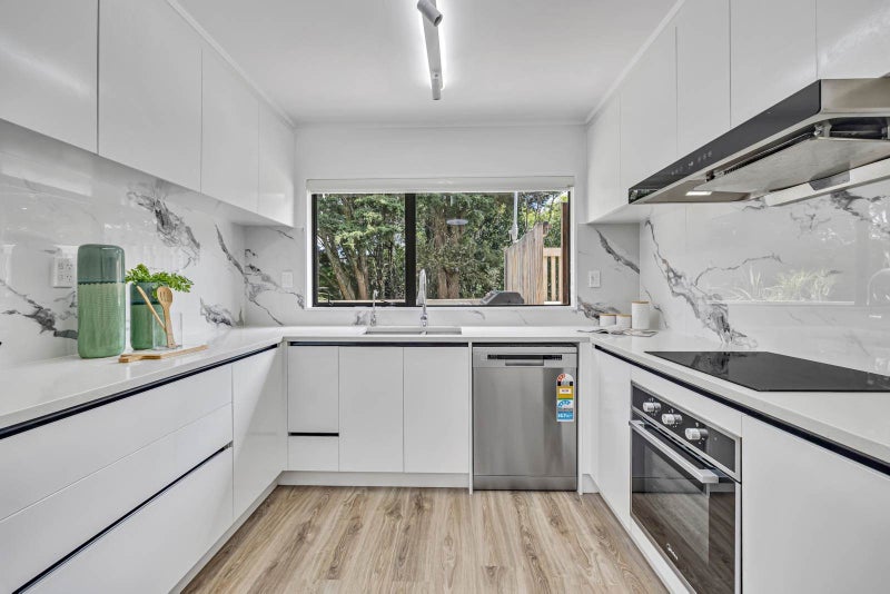 1/0 Verbena Road, Birkdale, Auckland - Carousel 1