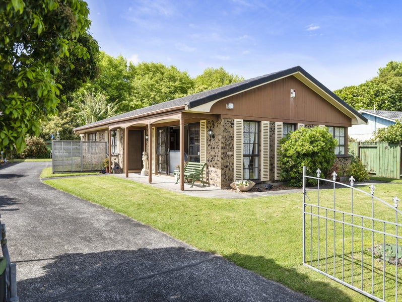 3 Kamulla Court, Conifer Grove, Takanini - Carousel 2