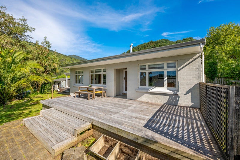 59 York Street, Picton - Carousel 1