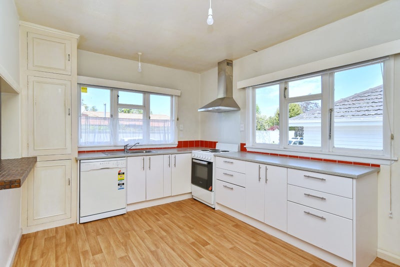 153 Memorial Avenue, Burnside, Christchurch - Carousel 2