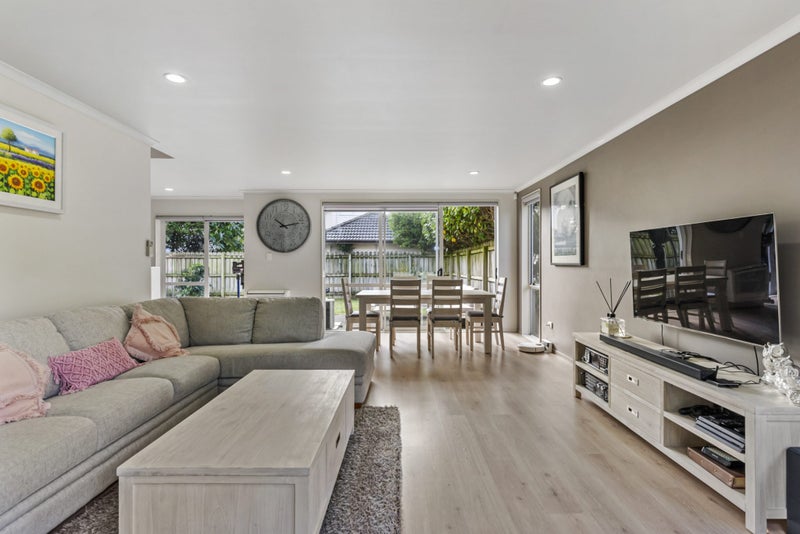 16 Sires Parkway, Takanini, Auckland - Carousel 2