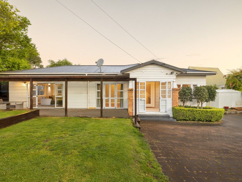 117 Forest Lake Road, Forest Lake, Hamilton - Carousel 1