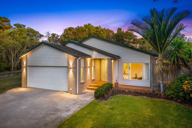 88 Cliff View Drive, Green Bay, Auckland - Carousel 1