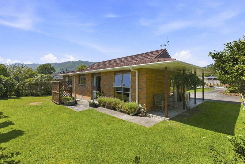 4A Edgewater Street, Waikanae, Waikanae - Carousel 1