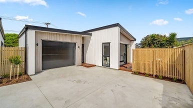 31 Stephen Street, Trentham, Upper Hutt - Carousel 1