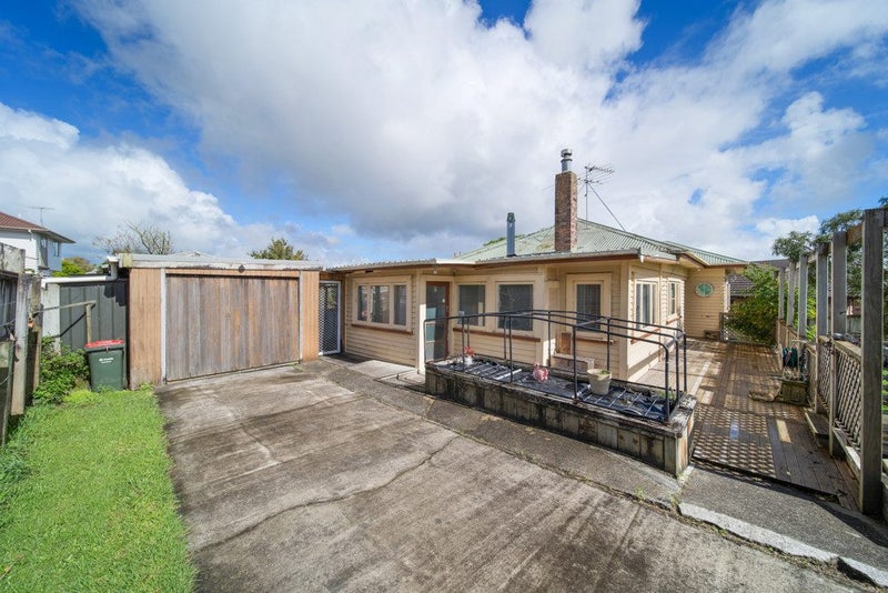 37 Jellicoe Avenue, Tuakau, Tuakau - Carousel 24