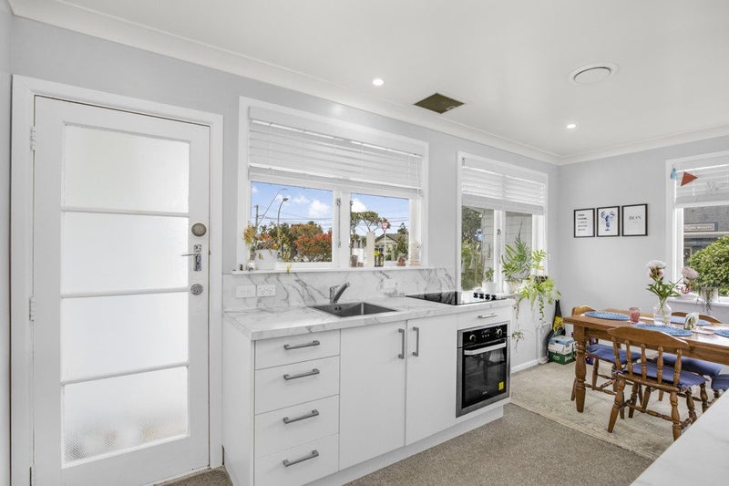 1/109 Cuba Street, Petone, Lower Hutt - Carousel 1