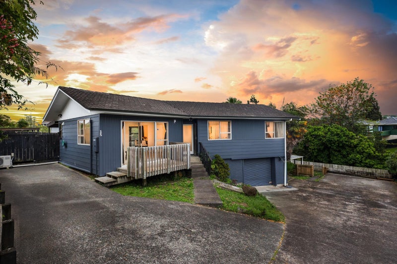 15 Vina Place, Massey, Auckland - Carousel 2