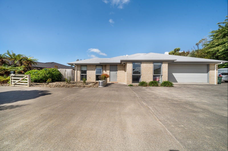 15A Frederick Place, Whalers Gate, New Plymouth - Carousel 2