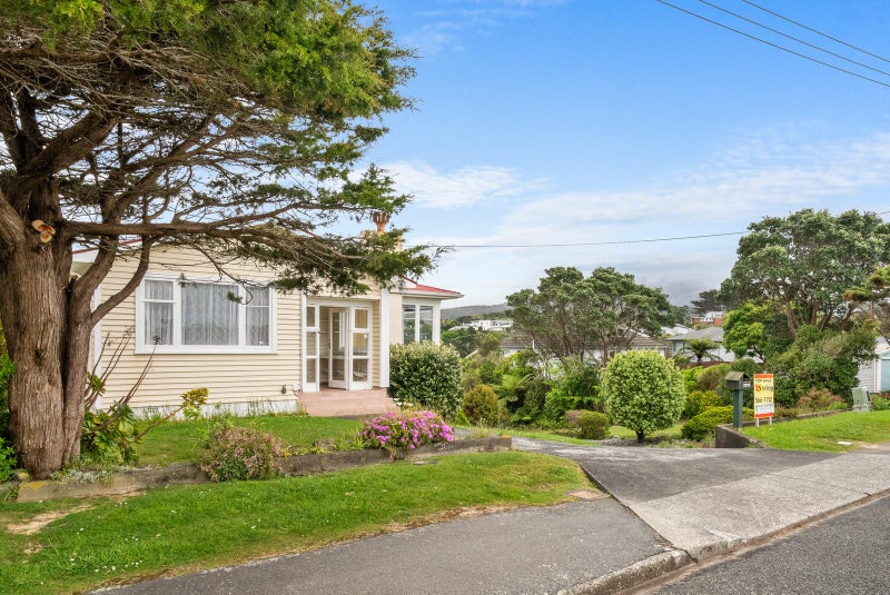 22 Pokohiwi Road, Normandale, Lower Hutt - Carousel 14