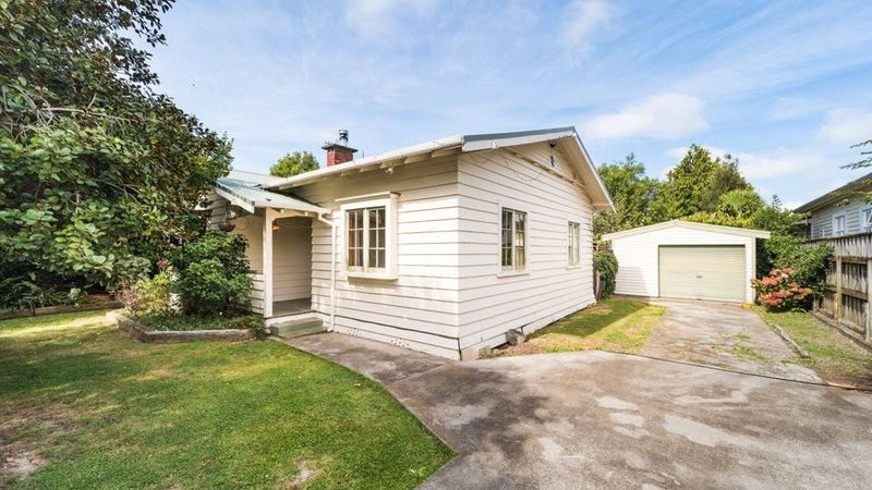 16 Ngaio Street, West End, Palmerston North - Carousel 1