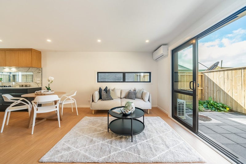 6/6 Victoria Street, Ebdentown, Upper Hutt - Carousel 1