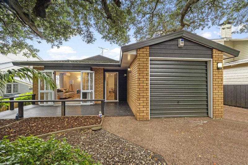 1B Oak Street, Royal Oak, Auckland - Carousel 1