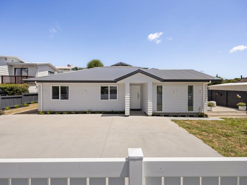 11 Walsh Street, Forest Lake, Hamilton - Carousel 1