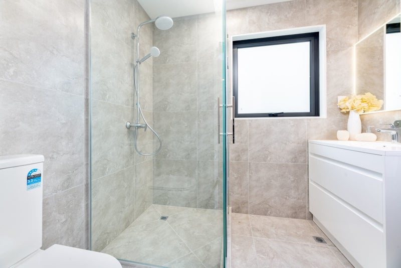 1/16 Williamson Avenue, Belmont, Auckland - Carousel 11