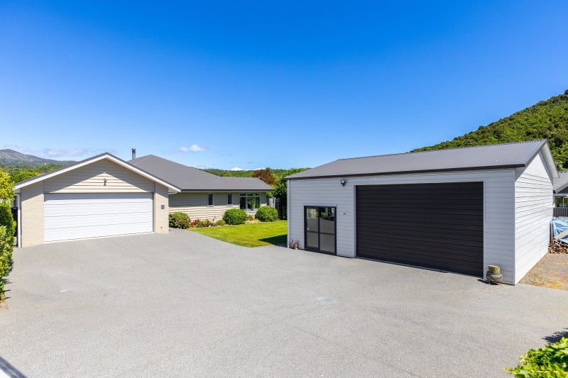 6A Huia Street, Waikawa, Picton - Carousel 1