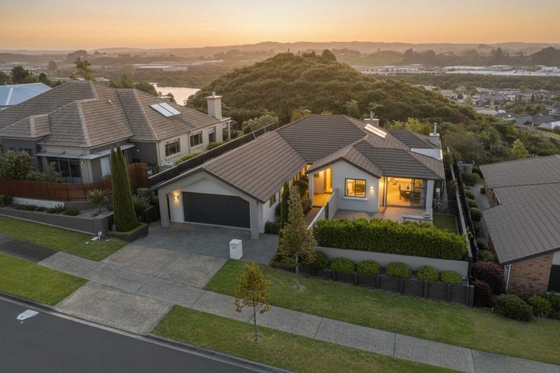 24 Rexford Heights, Pyes Pa, Tauranga - Carousel 1