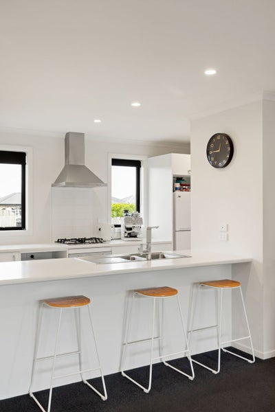 8 Manawaroa Close, Grandview Heights, Hamilton - Carousel 1