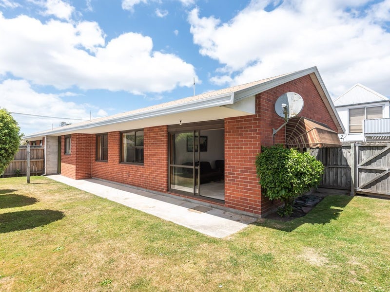 2/61 Caledonian Road, St Albans, Christchurch - Carousel 1