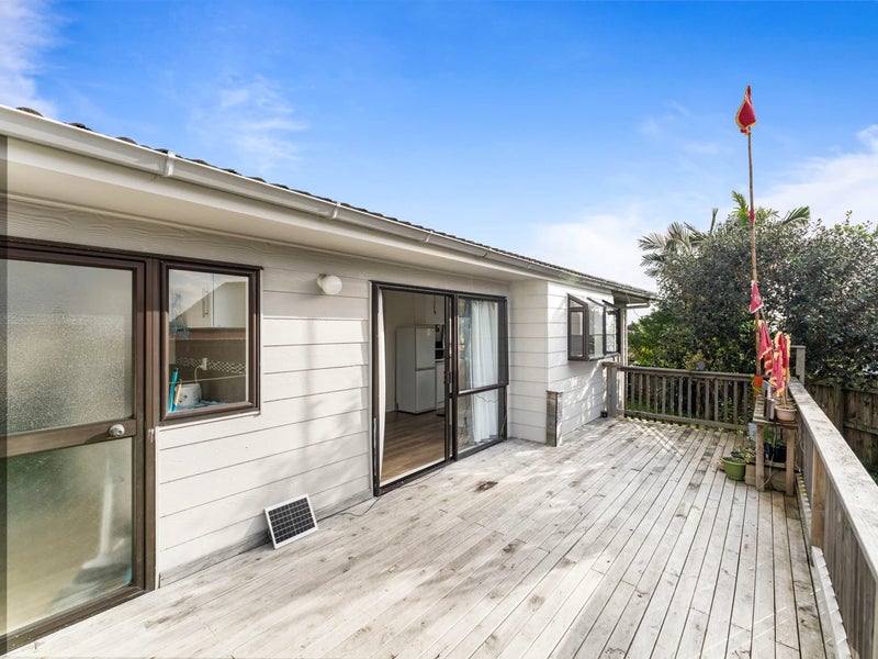 61 Charntay avenue, Clover Park, Manukau City, Auckland - Carousel 2