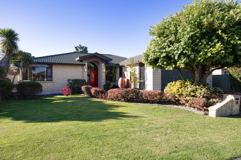 5 Delta Mews Place, Clive, Clive - Carousel 1
