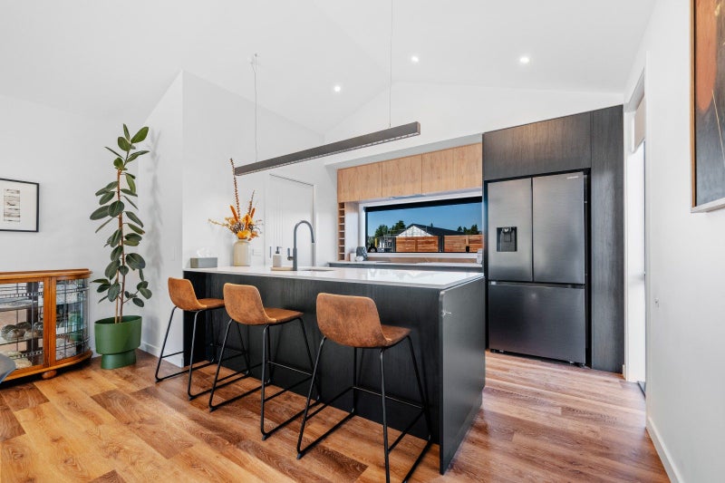 16 Pollock Street, Alexandra, Alexandra - Carousel 2