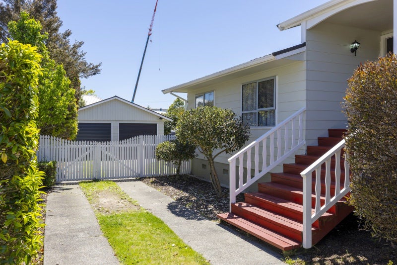 16 Glengarry Place, Hilltop, Taupo - Carousel 2