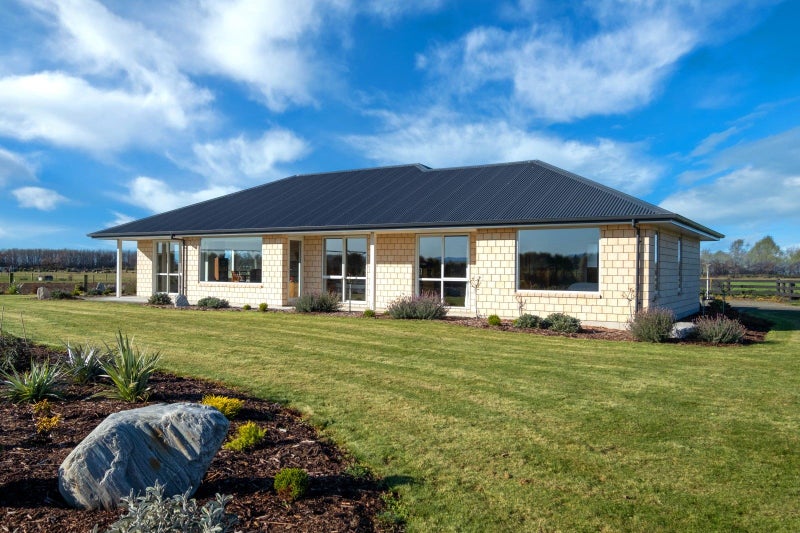 34 Arowhenua Station Road, Kerrytown - Carousel 1