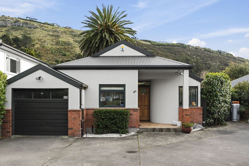 6A St Leonards Square, Sumner, Christchurch - Carousel 1