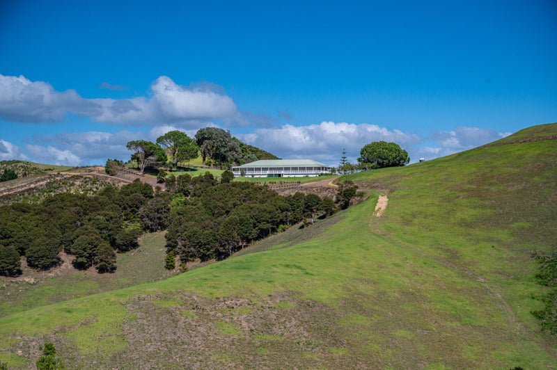 123 Sea View Road, Ostend, Waiheke Island - Carousel 2