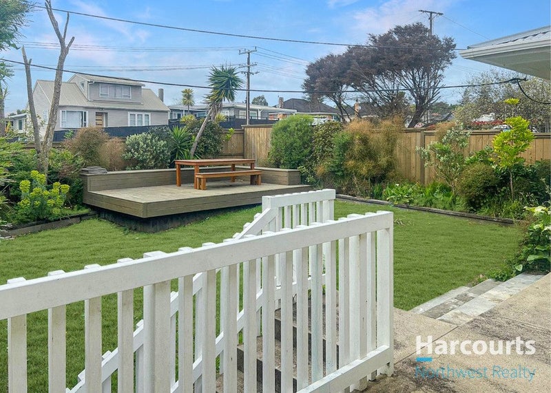 11 Kamara Road, Glen Eden, Waitakere City, Auckland - Carousel 2