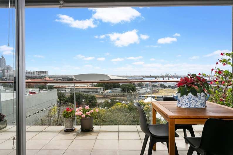 2A/11 Augustus Terrace, Parnell, Auckland - Carousel 2