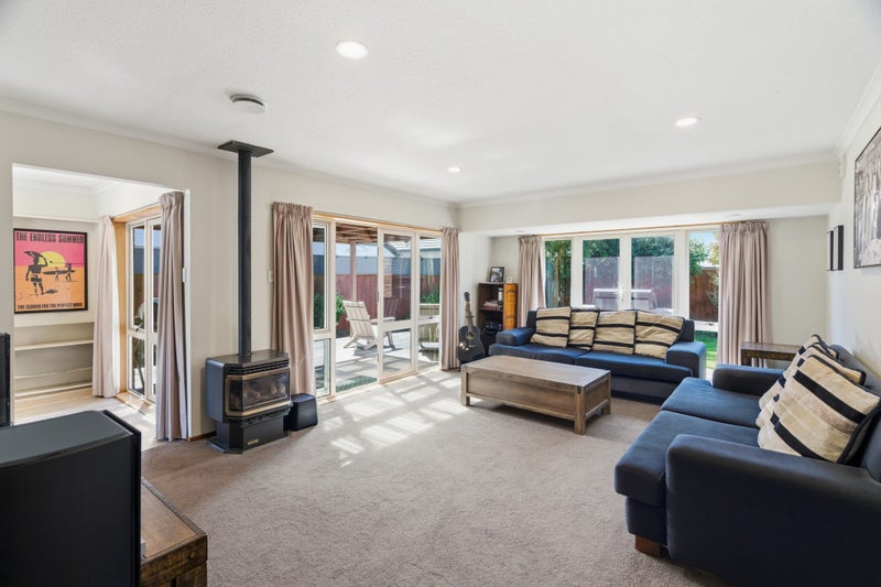 47 Blue Gum Place, New Brighton, Christchurch - Carousel 1