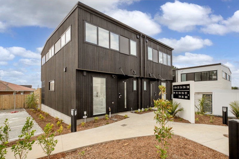 20 Whanui Place, Mangere Bridge, Auckland - Carousel 1