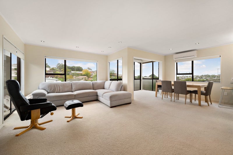 8A Eagle Place, Red Beach, Rodney, Auckland - Carousel 2
