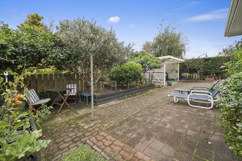 8A Gemini Place, Kawaha Point, Rotorua - Carousel 24