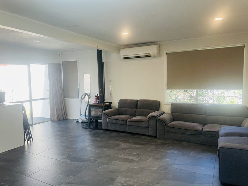 61 Powrie Street, Glenfield, Auckland - Carousel 2