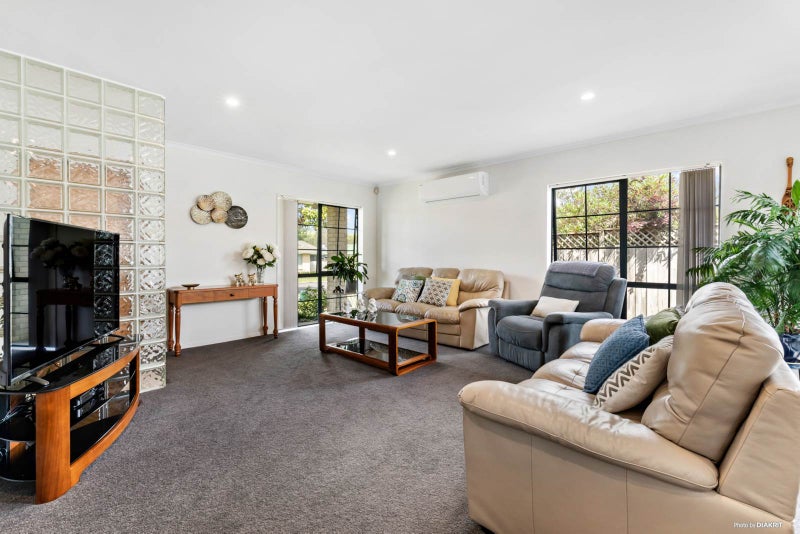 3 Morestead Avenue, Huntington Park, Auckland - Carousel 2