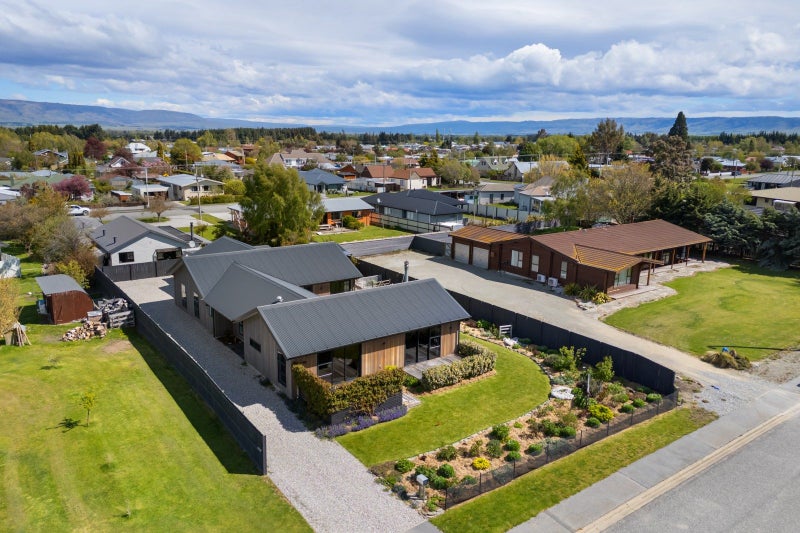 8 Launceston Place, Ranfurly, Ranfurly - Carousel 1